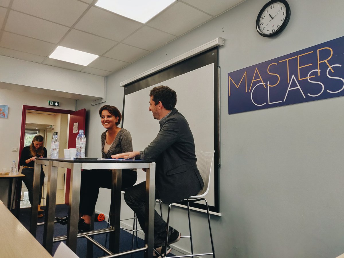 ECSParis's tweet photo. Nos étudiants en M1/M2 com' #politique ont le plaisir de recevoir aujourd'hui en #MasterClass @najatvb ! #LiveECS https://t.co/tmPafzHNgk