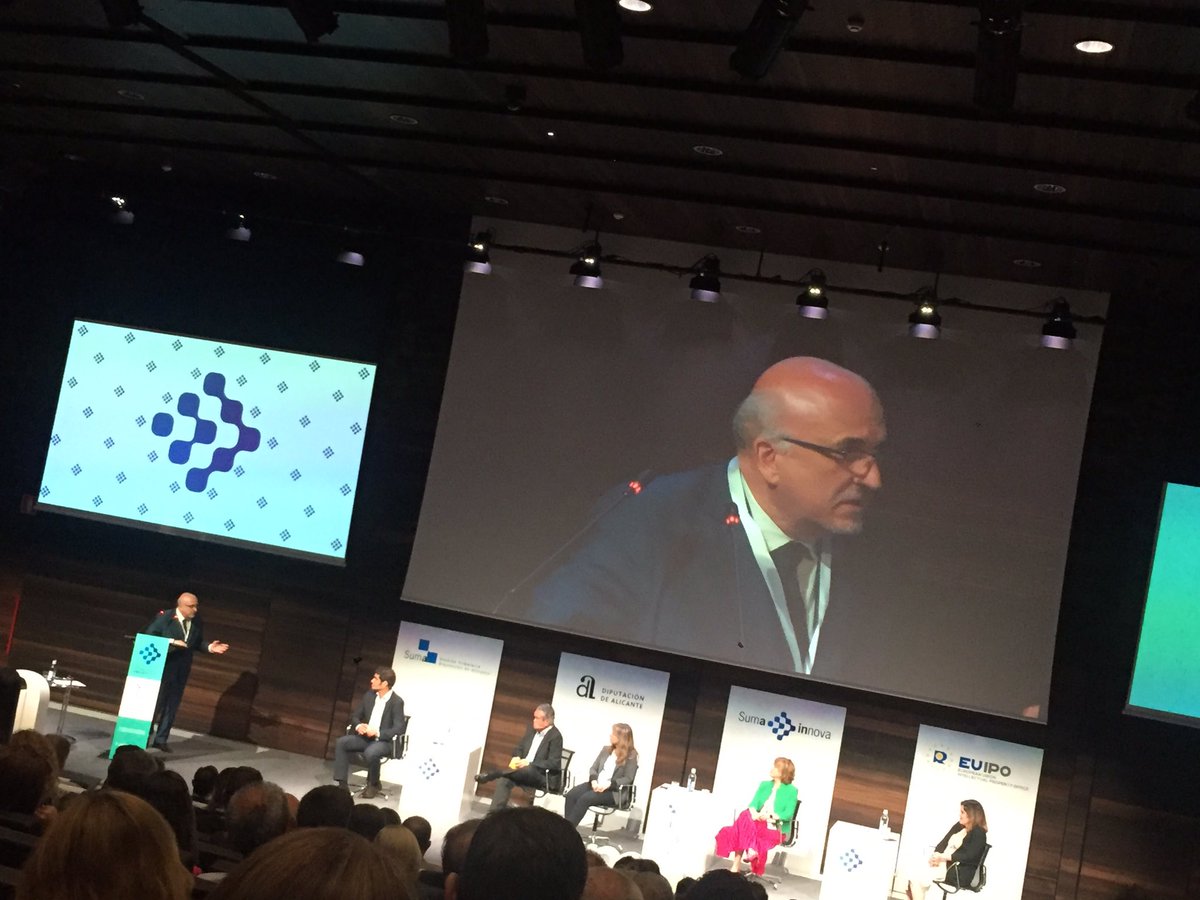 JCRequenaO's tweet photo. Buena pregunta de @ppernias en el #ForoSUMAblockchain sobre los cambios organizacionales necesarios. Responde @olguita1972 “formación y comunicación” #muydeacuerdo “la formación como palanca de transformación” @AquoraBE https://t.co/pejrv0bio4