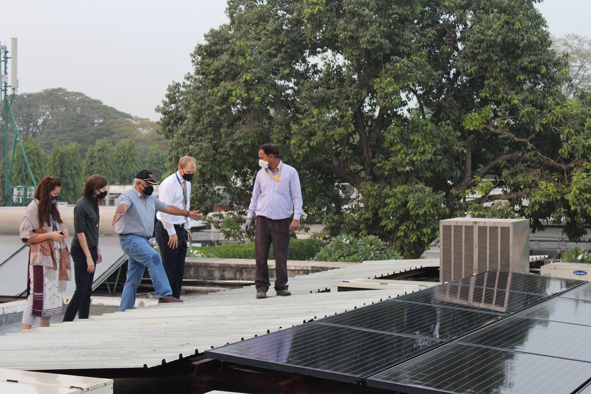 SwedeninIndia's tweet image. The Embassy compound began its transformation already in 2008 rolling out important and ambitious changes to the facility. Solar panels, water harvesting, waste management, and measures to improve energy effeciency are all in place. #greenroutine #GreenDiplomacyWeeks