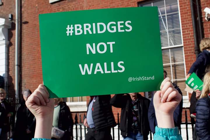 LopsGaia's tweet photo. GWAY FROM ME YIH BLEEDIN DOPE 🚫🚫

#DonaldTrump #trumpinireland #Trump #ImpeachDonaldTrumpNOW #ImpeachTheMFTraitor #DumpTrump #dublin #Ireland https://t.co/lNFVjbghoK