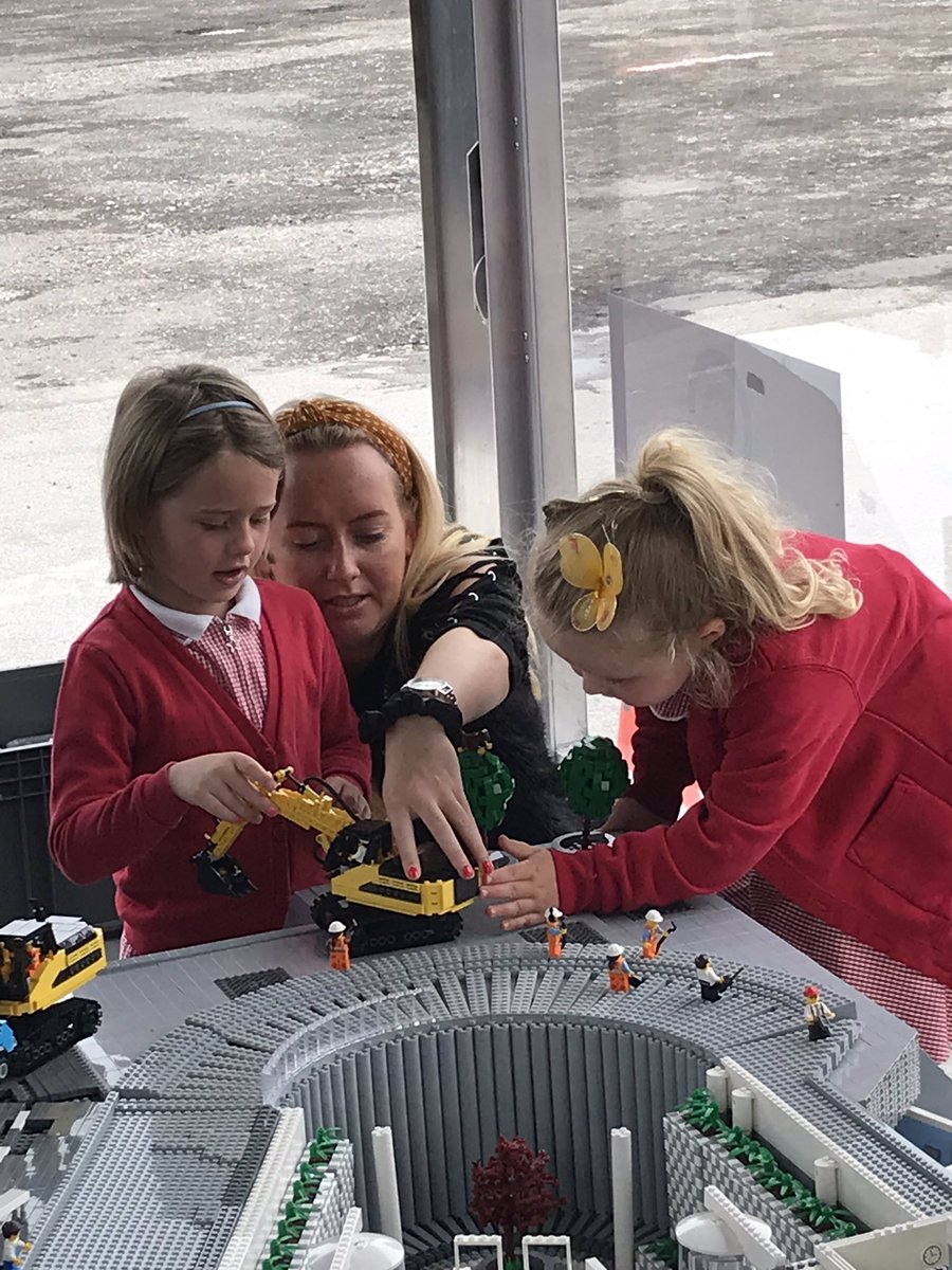 HMillSchool's tweet photo. As a Helsby Community @Helsbyhillside @HMillSchool and the 1st Helsby Scouts have raised £3346.41 for the Lego hospital! @CCCNHS #community @ClatterbridgeCC https://t.co/m2QKxkiiFi