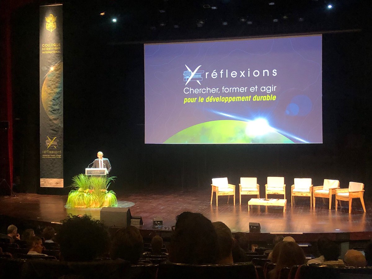 ChabardJean's tweet photo. Présent au colloque scientifique international #RefleXions sur le #DeveloppementDurable
Ouverture par Eric Labaye, président de l'École Polytechnique
#RechauffementClimatique #ColloqueRefleXions #225anspolytechnique https://t.co/dRDlgm2sX1