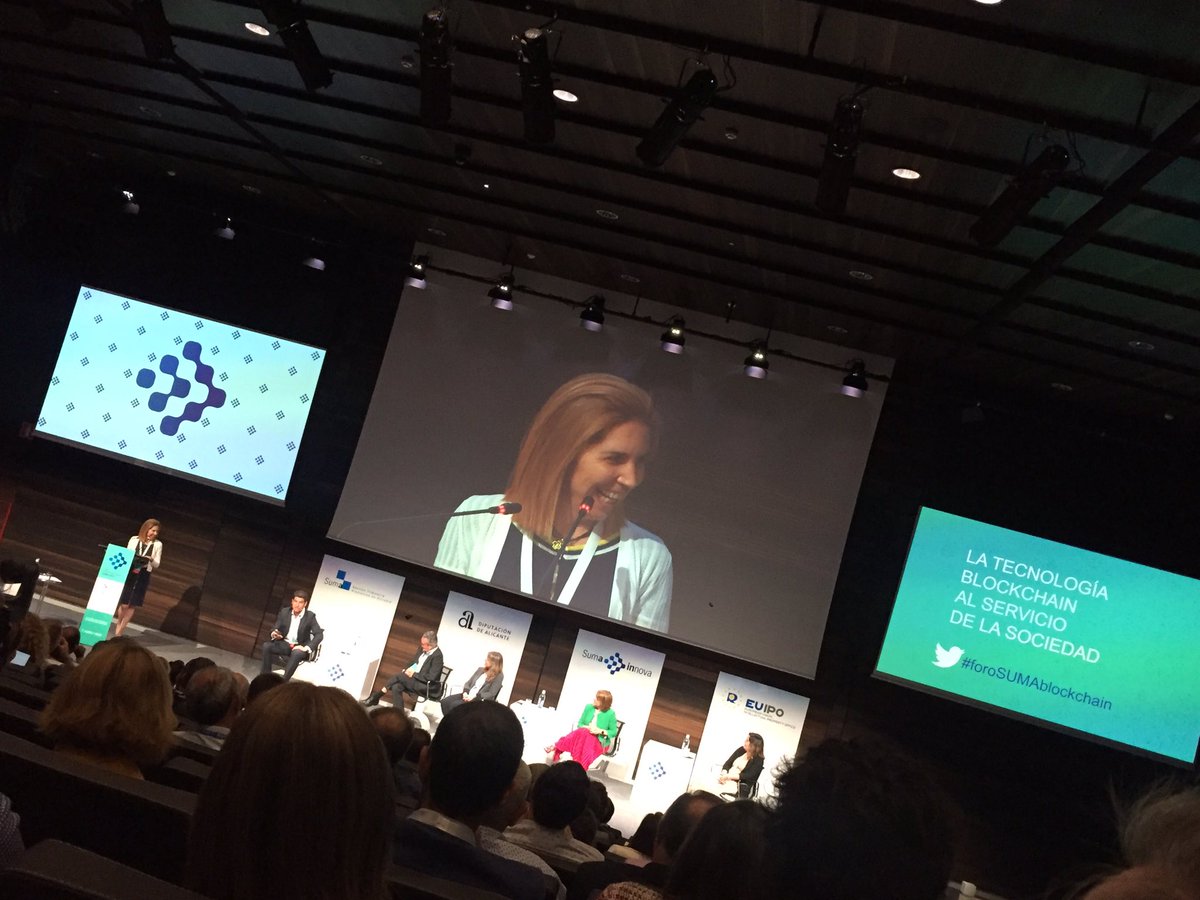 JCRequenaO's tweet photo. Pregunta de @nuriaoliver a @MGG_2012 “Si tuvieses presupuesto infinito y poderes infinitos pero con la tecnología actual,  ¿qué harías con blockchain en la Salud? #ForoSUMAblockchain 
“El reto no está en la tecnología, está en las personas” #muydeacuerdo https://t.co/Ddpu4w3yRS