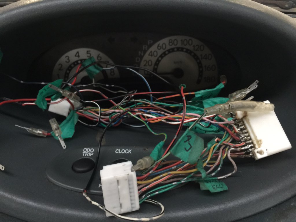 イソチンギル 二年前からか ファンの音がやたら静かでエアコン掛けると通常どの車でも強制的に送風音 がうるさいほど聞こえる これが正常 目視でファンが回ってなければ電気が来てない もしくはモーターを疑うけど 回っているから正常と誤診してしまうと