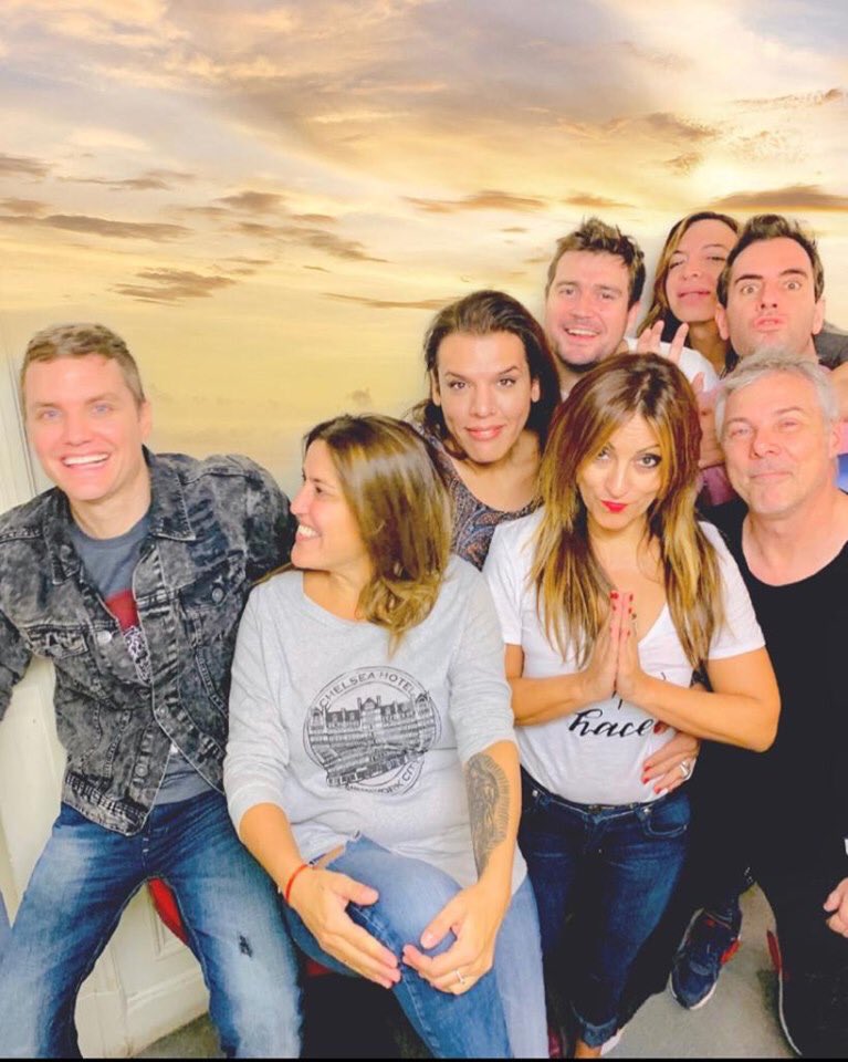 annitapaez26's tweet photo. Buendía #ElClubDelMoro @SANTIAGODELMORO @lizytagliani @CostaOkis @soymajulozano @nachobulian @emilianoraggi @bbsanzo @_MarcelaTauro hoy #radiotrapo 👏🏻😘 https://t.co/XjFztnHt43