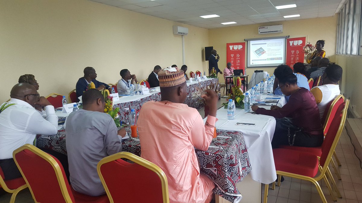 sylviane_smm's tweet photo. Rencontre #clients #entreprise #SGCam  Presentation de l'#offre #Cash_Management avec #Yup_Business. Permettre a nos clients #corporate qui generent du cash de collecter TOUS leurs #paiements.
@SGEntrepreneurs #CestVousLavenir #Vivez_Positif https://t.co/euLpiv3H01