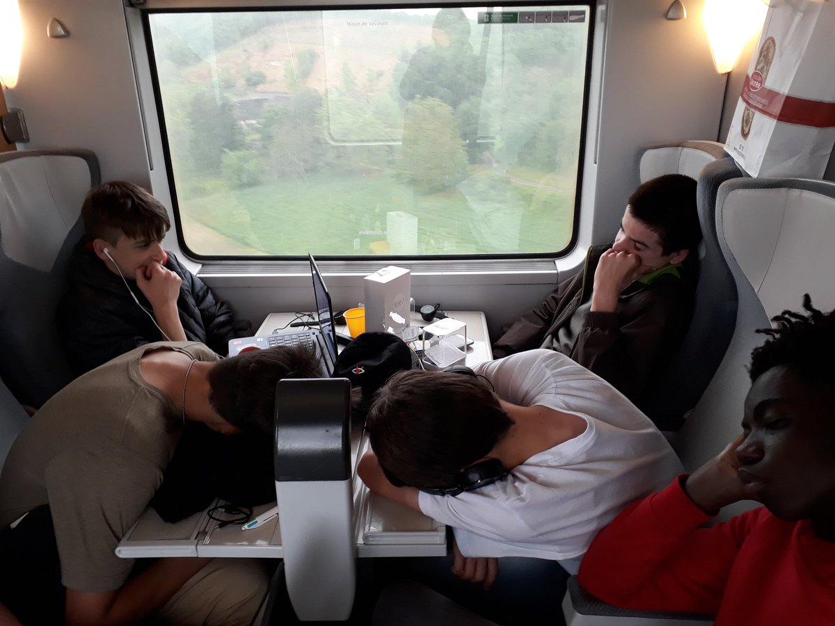 NajahMichele's tweet photo. @ProjetTEKNIK Des nouvelles de nos champion-nes #Handicom! Après une fin de séjour mouvementée, on est sur le retour! Élèves fatigue-es mais heureux-ses! Que de souvenirs! 🗼💡 #refaiteslemonde @FACEToulouse @actoulouse @clgeMontesquieu @VilleCugnaux https://t.co/qVcCNnyLqO