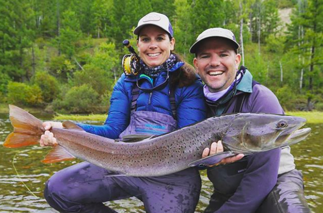 ShadowFliesUK's tweet photo. Taimen on top-water flies, what a trip. Thanks @wherewisemenfish for the photo! #ShadowFlies #FlyFishing #FlyTying #Taimen #WhereWiseMenFish https://t.co/Ax8JoDJ1da