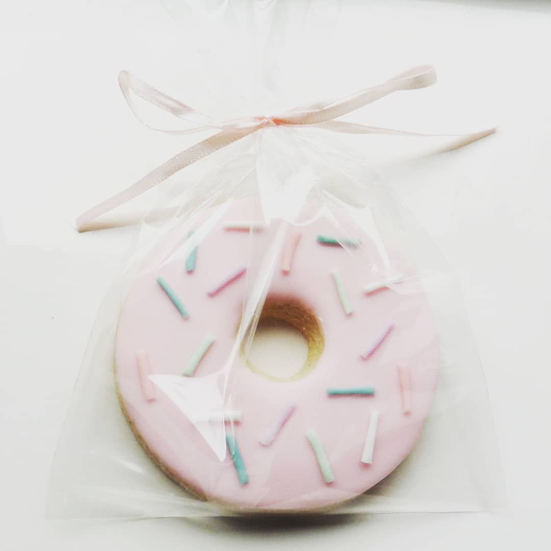 It's #NationalDoughnutDay so here's my take on a Doughnut that makes a perfect wedding favour or gift in a party bag x