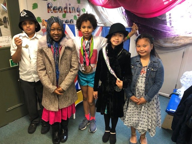 HTStBarnabas's tweet photo. We are celebrating London History Day today (we were on our half-term break on 31st May!)
We've dressed up as different Londoners from history or famous London landmarks. #londonhistoryday #historyincontext #localhistory https://t.co/pS6EXYa8Ml