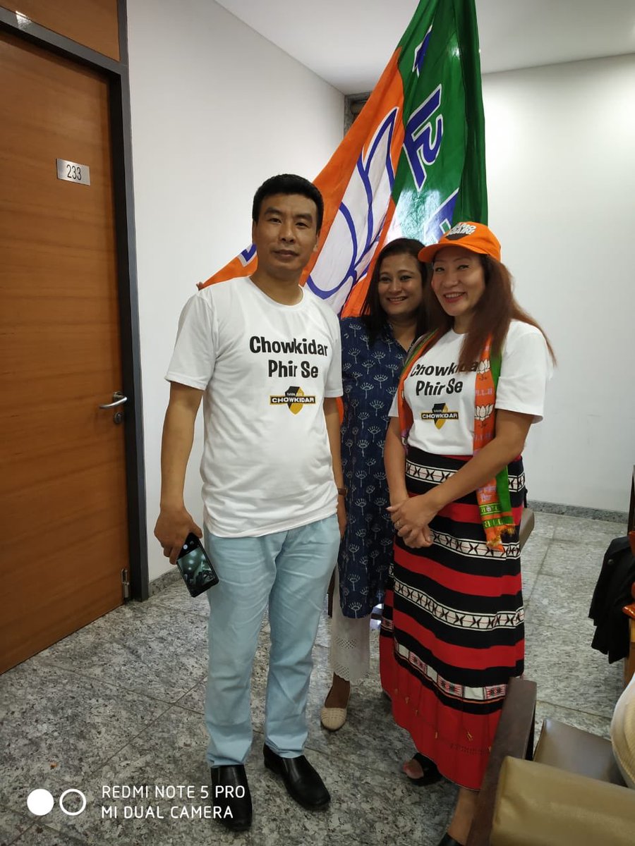 lindanewmai's tweet photo. With Bri Asai and sis Ghritashri on 23rd May at Party Headquarter while celebrating our party’s victory #LokSabhaElections2019
#BJP4NE
#NorthEastForModi
#ModiOnceMore https://t.co/VU3kAhNWlJ