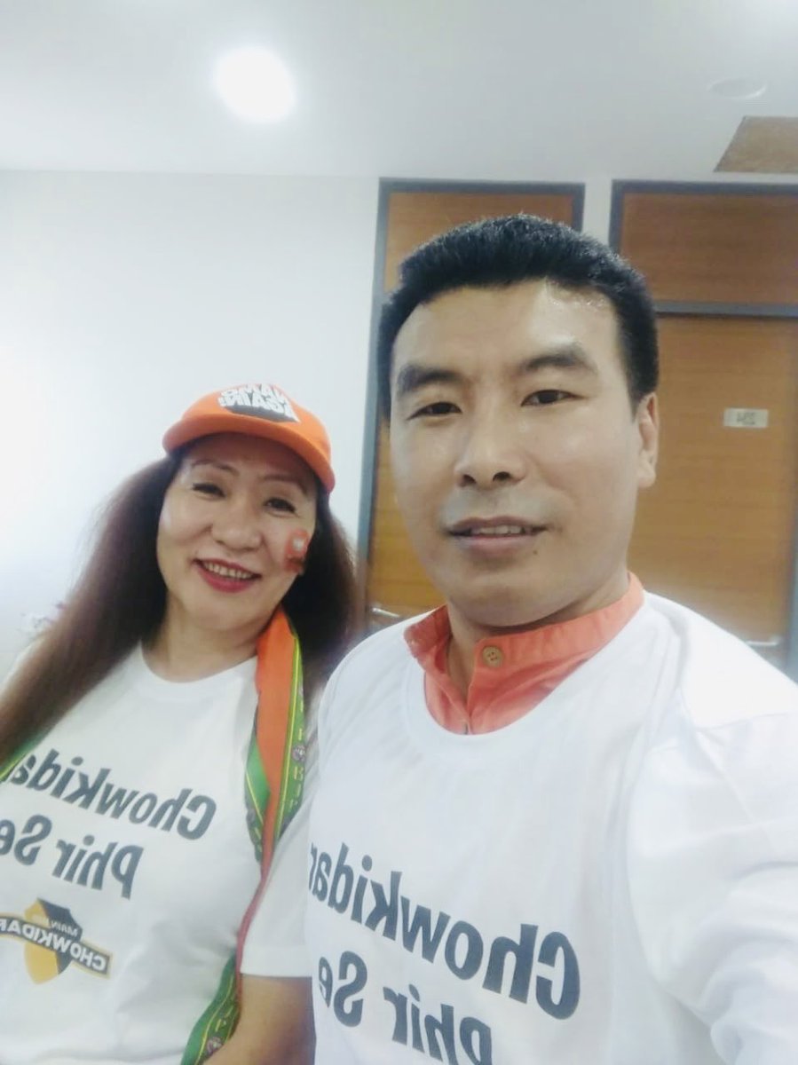 lindanewmai's tweet photo. With Bri Asai and sis Ghritashri on 23rd May at Party Headquarter while celebrating our party’s victory #LokSabhaElections2019
#BJP4NE
#NorthEastForModi
#ModiOnceMore https://t.co/VU3kAhNWlJ
