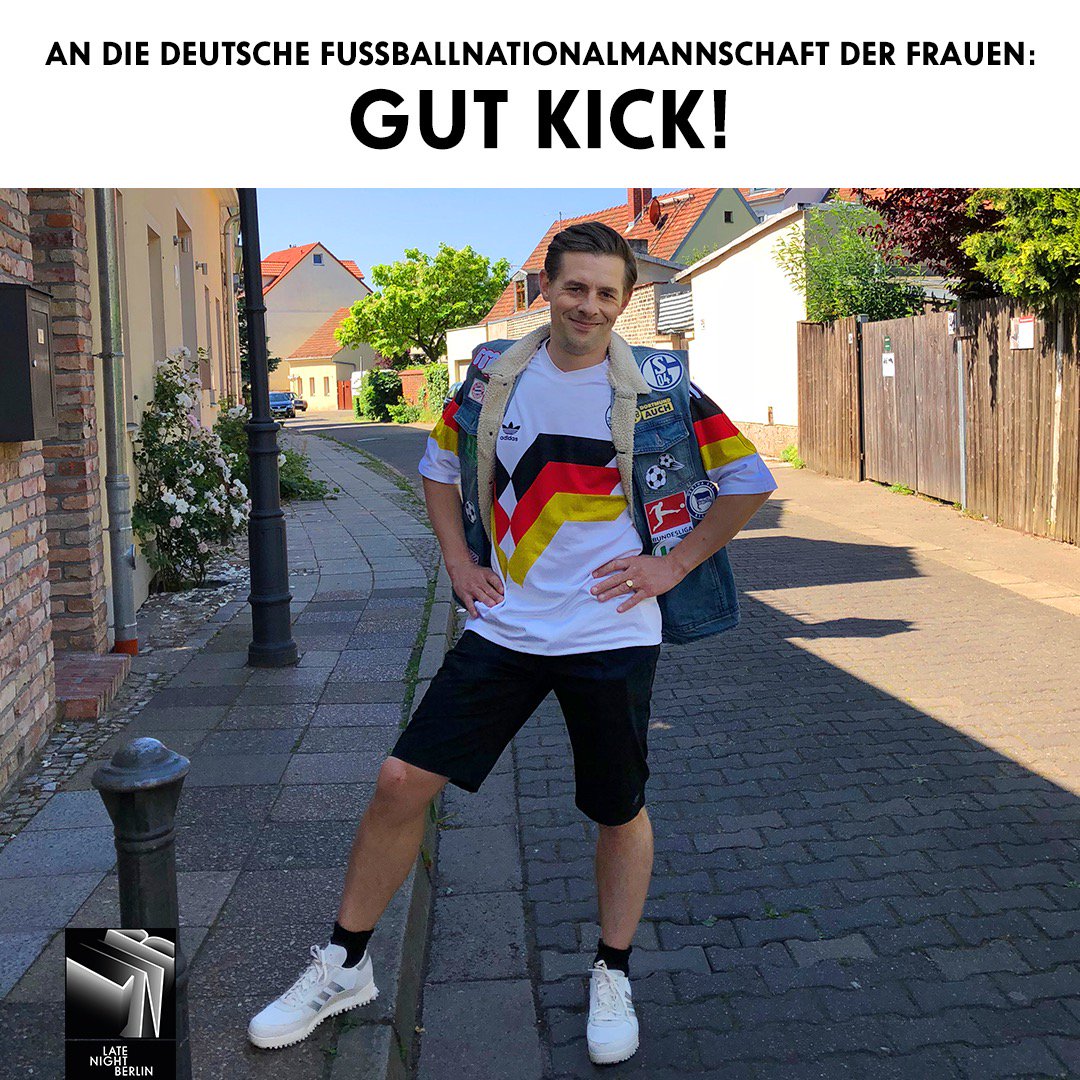 expertefueralle's tweet photo. Würden übrigens eine Umbenennung zu "Fußballnationalfrauschaft" #schlurky finden.
Meinung/machbar, @DFB_Frauen?   #IMTEAM https://t.co/5o0to4m2xS