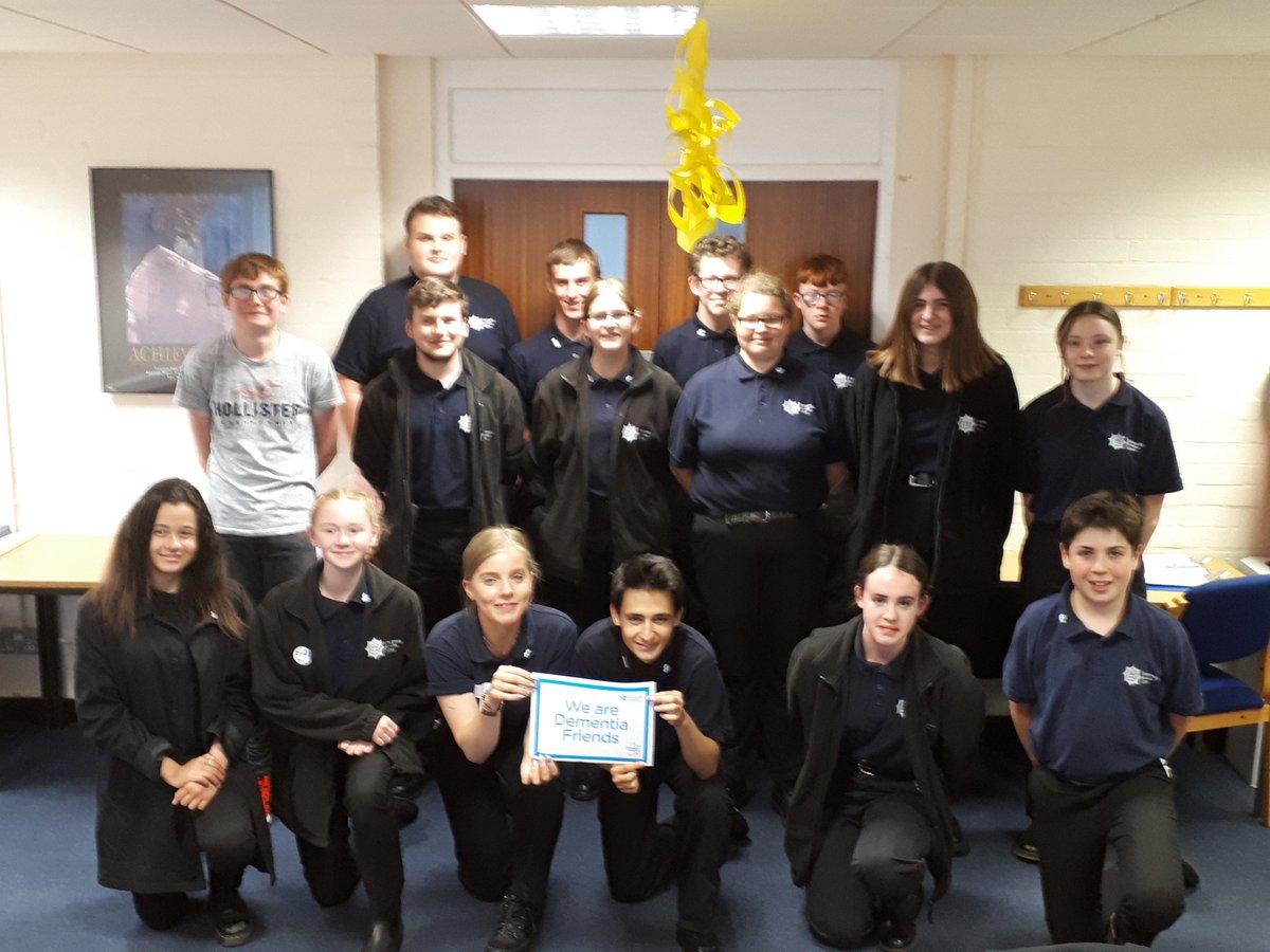 LowestoftPolice's tweet photo. Our #Escadets became dementia friends last night at #Lowestoft police station Thanks to @alzheimerssoc #1330 https://t.co/ikw1tFAN37