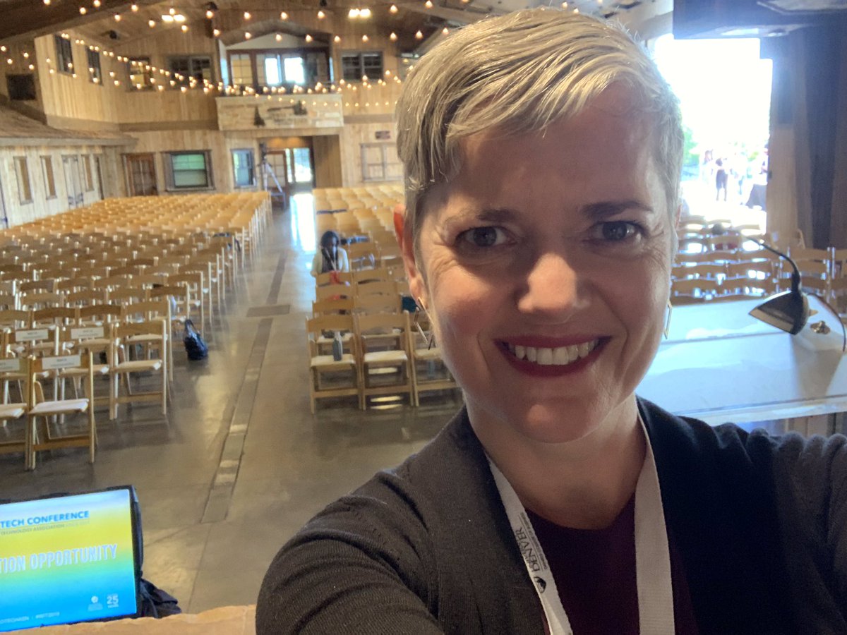 MoxyLab's tweet image. Our own Shana Cordon is guiding today’s Mindful Moments at the Women in Tech Conference! #WIT2019