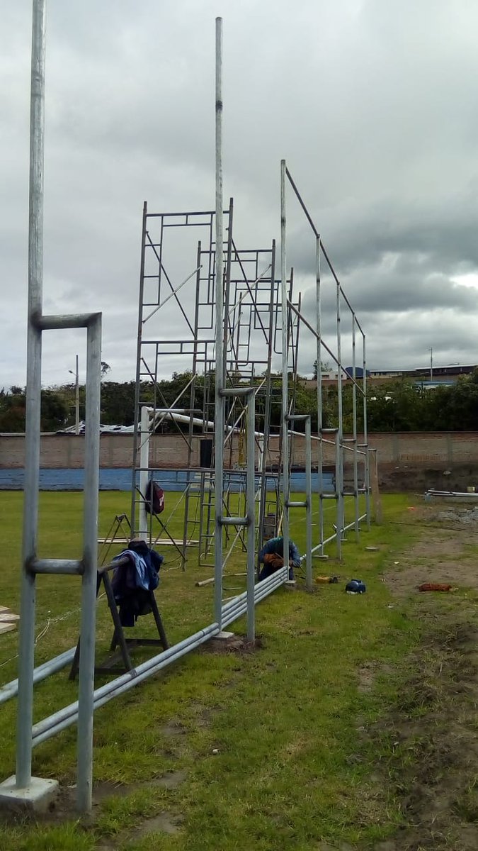 Convenio para la contrucción de vallas de protección de cancha de fútbol en Pablo Arenas

#TodosPorUrcuquí #TyroneVegaAlcalde