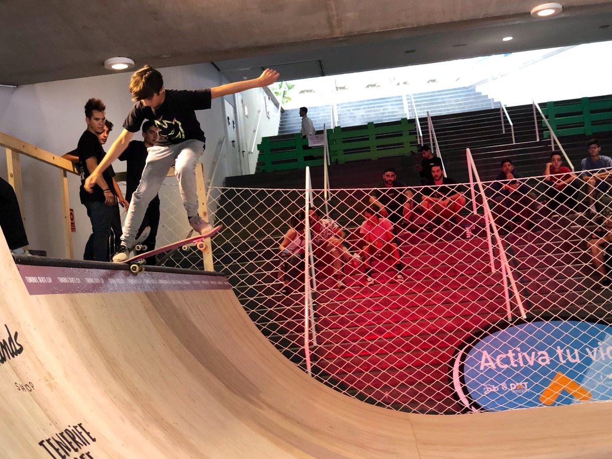 SportSummit_es's tweet photo. Faltan 25 minutos para que empiece la #TFSkateCup 

¡Skaters, vayan cogiendo sitio! #ExpoDeporteTF @recintoferialtf @LavaSportsGroup @DXTenerife @tenerife2030 https://t.co/VZKY5s3ixB