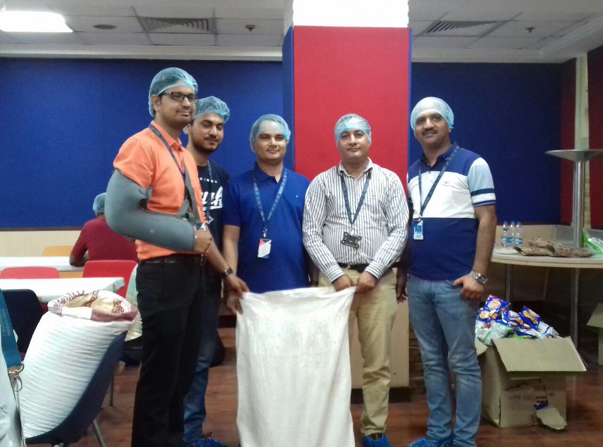 Genpact_Cares's tweet photo. Today, we kicked off our #Feed10Million campaign in India... First stop- Gurgaon!  
600 Volunteers enthusiastically sorted pulses to help provide wholesome and nutritious meals to communities! 

#TransformationForGood #CSR #Volunteering #WeareGenpact https://t.co/v0DDoezcD6