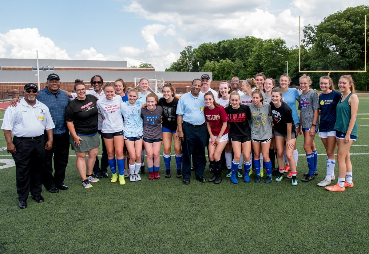 ACPSk12's tweet photo. Future state champs 🤞 meet 1971 #RememberTheTitans state champs! Good luck in Richmond @TCWGirls_soccer! #TitansRising #TitleTown #RememberTheseTitans @TCWilliamsAD @TCWTitans  @TCWilliamsAlum @TCWSports @TCWPrincipal https://t.co/VVSomfv0fj