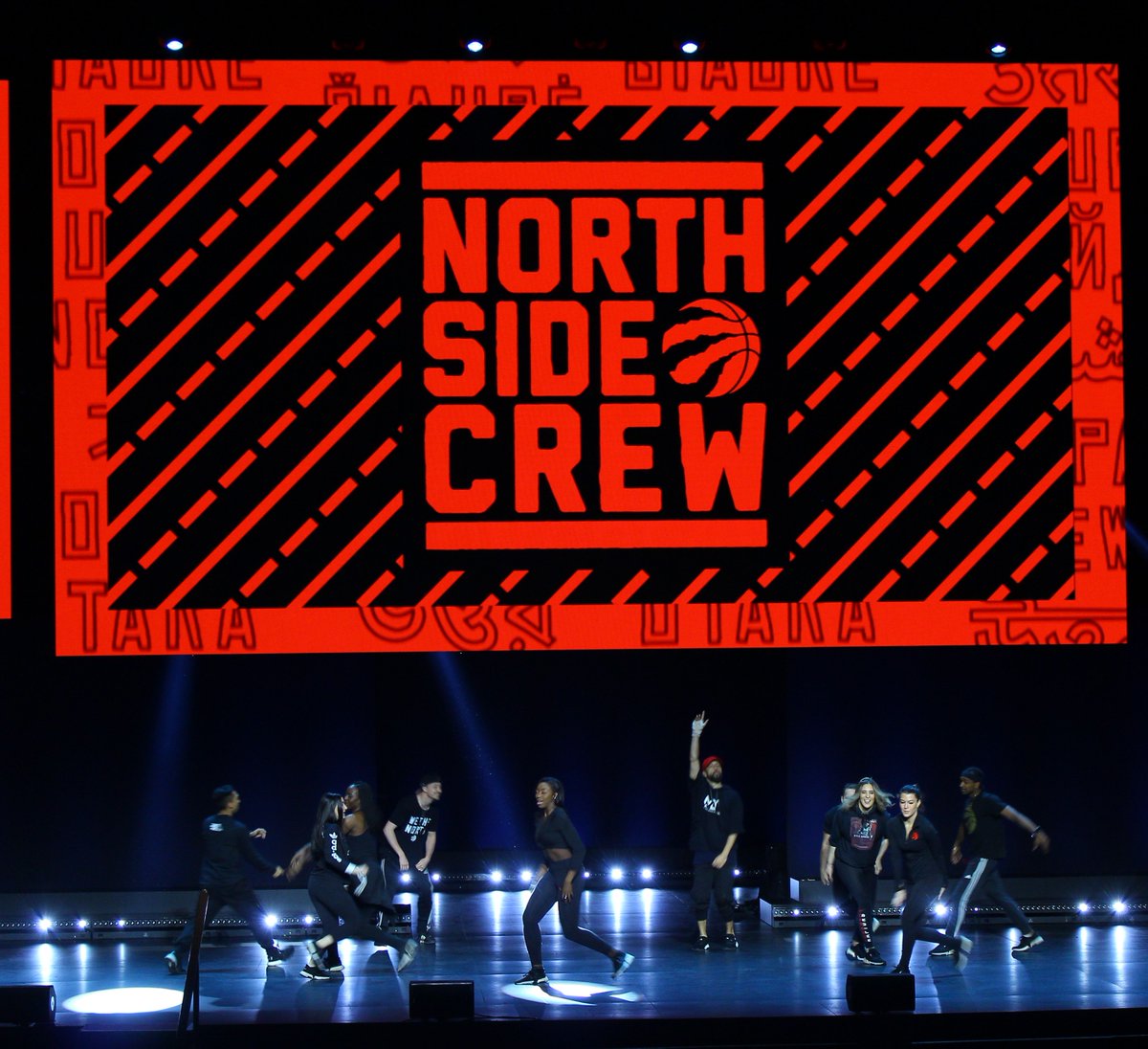 Big Stars, Big Announcements... Big Screens! Honored to once again partner with BellMedia/CTV on one of their biggest staged event.  Our APG team had the task for creating multiple suspended 2.9mm #LED #videowalls on top of a stage to serve as a backdrop #CTVUpfront #AVTweeps