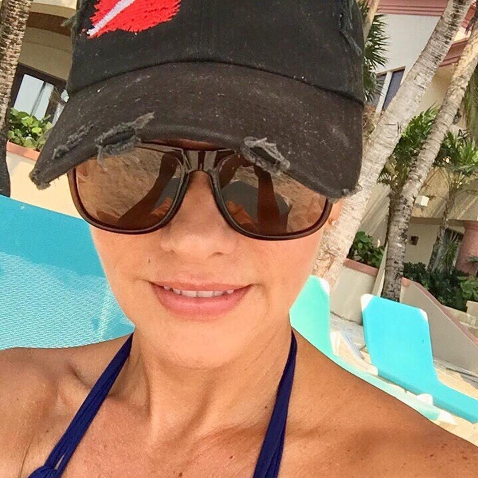 CaribeTesoro's tweet photo. YOGA in the POOL! Yes and with TEMPS that feel like 40C or 100F It's cool!
YOGA with RACHEL D at CT Sunday, 10am... when it's all done you get breakfast...
$12 for everything... 
The fun way to do YOGA... 
 Yoga with Rachel D at CT. Om!
https://t.co/mszDMsGz5l
#CaribeTesoro https://t.co/HYrGcZ1qnH