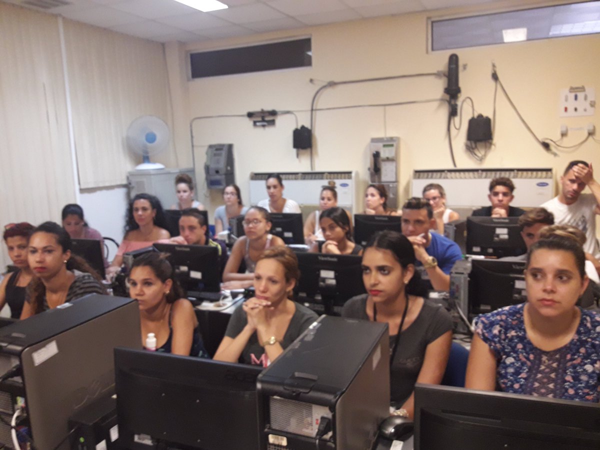 JambuMarcos's tweet photo. ETECSA preparando a los jóvenes para dar una atención de excelencia a la población. @MariaCaceres59 @Odalys_DVLH https://t.co/NJH72ieVRr