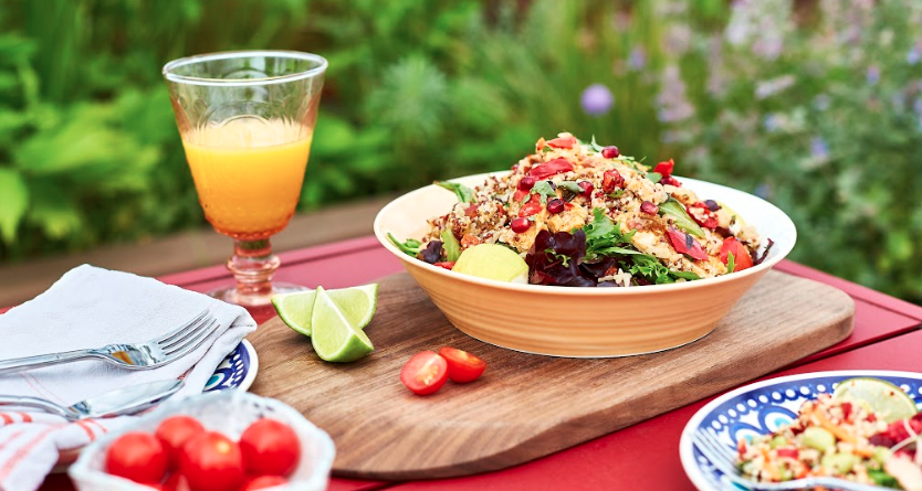 Take a trip to New Orleans with our Cajun Chicken Rice Salad sharer - now on offer for £20.95 🎷 - officeserve.com/platters/shari…