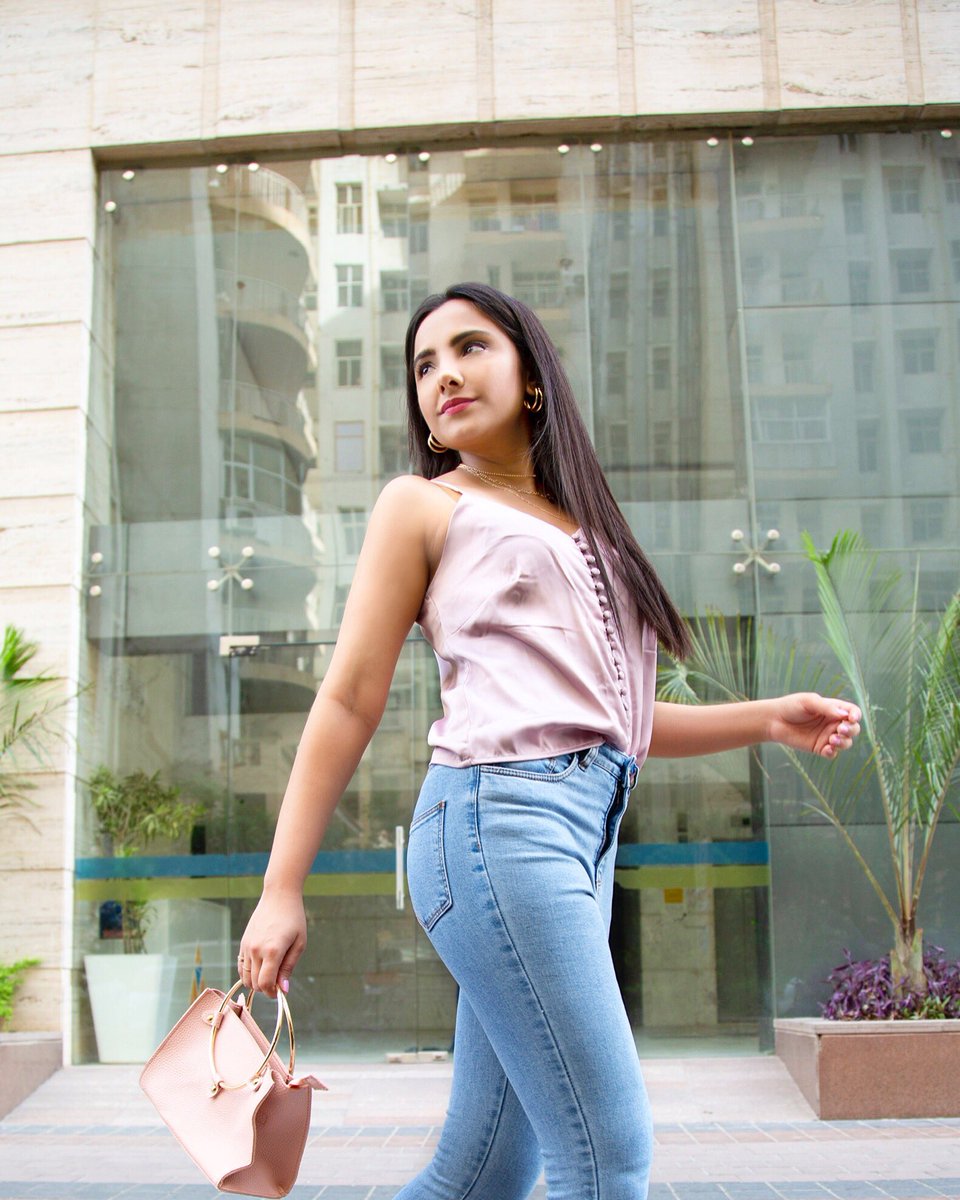 ModhaRiya's tweet photo. Movements &amp; Moments  💁🏻‍♀️ sale upto 50% off
Shop Here : https://t.co/soWlgrFWdG https://t.co/W3v3DF1poz