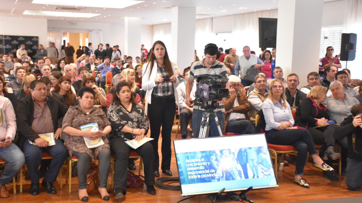 URCentro's tweet photo. #SáenzPeña ✔️el coordinador de la #URCentro @BojanichJulio, acompaña @domingopeppo, el Ministro De Ordenamiento Territorial, 
@gmonzonchaco, Ministros, Secretarios e Intendentes de todas la provincia, en el lanzamiento del PLAN ESTRATÉGICO TERRITORIAL de @ChacoGobierno. https://t.co/4TPcjK0BVt