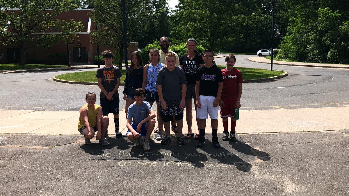 DHMSWallingford's tweet photo. Positive affirmations in chalk as we head into summer ☀️🍉🌈 @responsiveclass #responsiveadvisory https://t.co/d00G3JICkO