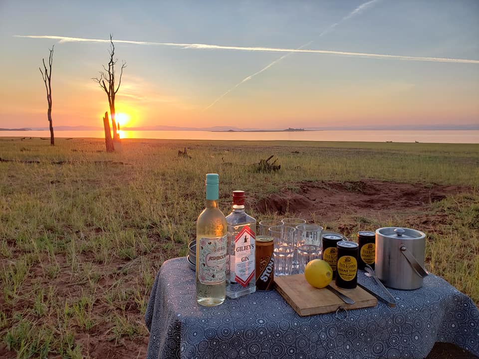 AfricanBushCamp's tweet photo. #LiveInCamp: Have you ever been for a cupcake and ice cream stop on safari?
Our camps' pull out all the stops to make sure your stay is a memorable one: https://t.co/8PObknhSgu.
What's your flavor (camp) of choice π
#Safari #FridayFeeling #Travel https://t.co/595ZxCAIEc