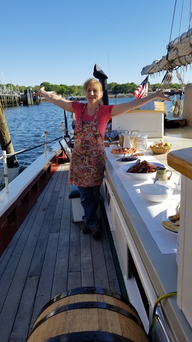 RoarLoudTravel's tweet photo. Follow our stories and @NothingButNE & @StreetArtChat on Instagram for our adventures in Maine with @MaineWindjammer ๐
#MaineWindjammer #boatmagic #JERiggin https://t.co/ZUTfCYJNfG