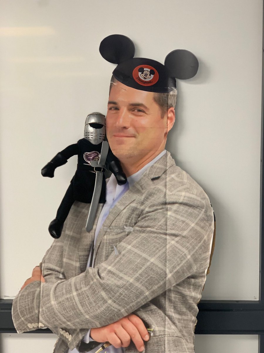 Reuknighted at last......💜🖤
#allisrightwiththeknight  #maybenextyear     ⁦<a href="/OBHSDisney2019/">OBHS Disney Trip 2019</a>⁩ ⁦@VPMasarik1⁩