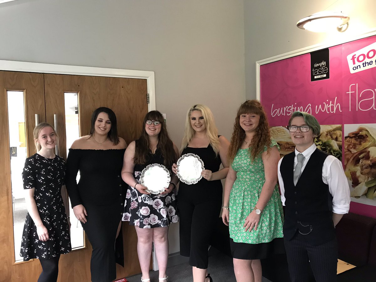 SPORT OF THE YEAR 🏆❤️ Today our club captain Millie accepted our award at the Valedictorian ceremony, we couldn’t be more proud! 
And a huge well done to our friends over on <a href="/UOCorchestra/">University of Chester Orchestra</a> for winning society of the year!! 🤩