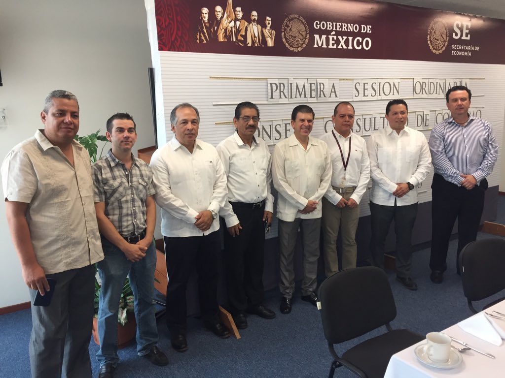 Canaco_Veracruz's tweet photo. #AlMomento asiste nuestro pdte @JOSE_ANTONIO_MG en la primera sesión ordinaria de Consejo Consultivo de Consumo #ODECOS  encabezado por el Procurador Federal del Consumidor @Profeco @SheffieldGto https://t.co/LBAuL0howw