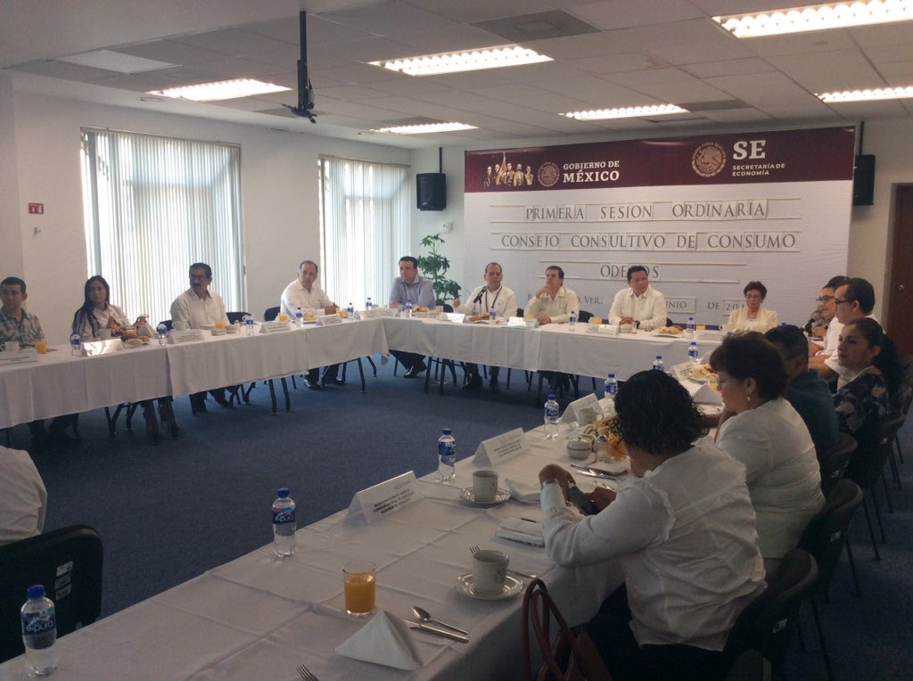 Canaco_Veracruz's tweet photo. #AlMomento asiste nuestro pdte @JOSE_ANTONIO_MG en la primera sesión ordinaria de Consejo Consultivo de Consumo #ODECOS  encabezado por el Procurador Federal del Consumidor @Profeco @SheffieldGto https://t.co/LBAuL0howw