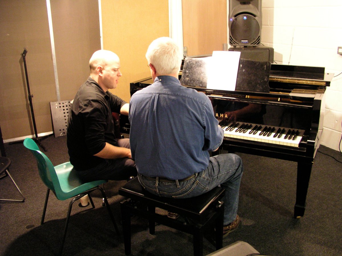 timrichards123's tweet photo. @PremisesStudios #Jazz #Piano Summer School in Hackney 17-21 Aug is filling up fast. 5 days of intensive jazz piano with 3 tutors: Me, @NikkiPianoYeoh &amp; @johncrawfordpia + make a demo recording with bass &amp; drums. https://t.co/Bg3gHlqTn2 https://t.co/n4slCH0jX7