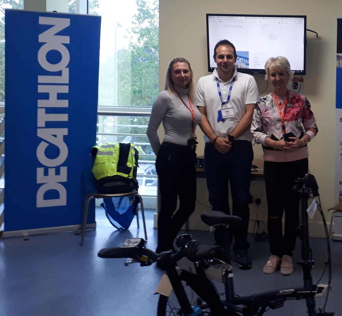 RicsRodriguez's tweet photo. Another initiative by @SloughCouncil #sustainabletransportteam #betterby @RoyalMail worldwide distribution centre #slough we have supported by promoting #biketowork and access to becoming more @ActiveSlough from our store in #bathroad @DecathlonSlough Big thank you! 🚴♂️🛴🌐 https://t.co/bLbc96ePWs