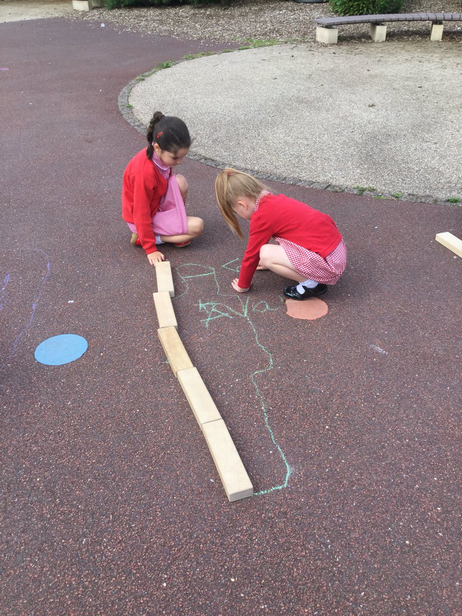 Yr1GUPS's tweet photo. Class 1C have been busy measuring this week. Some used blocks, while others tried using a metre stick and a ruler.@Yr1GUPS  #GUPSNum https://t.co/BTwIhieeoh
