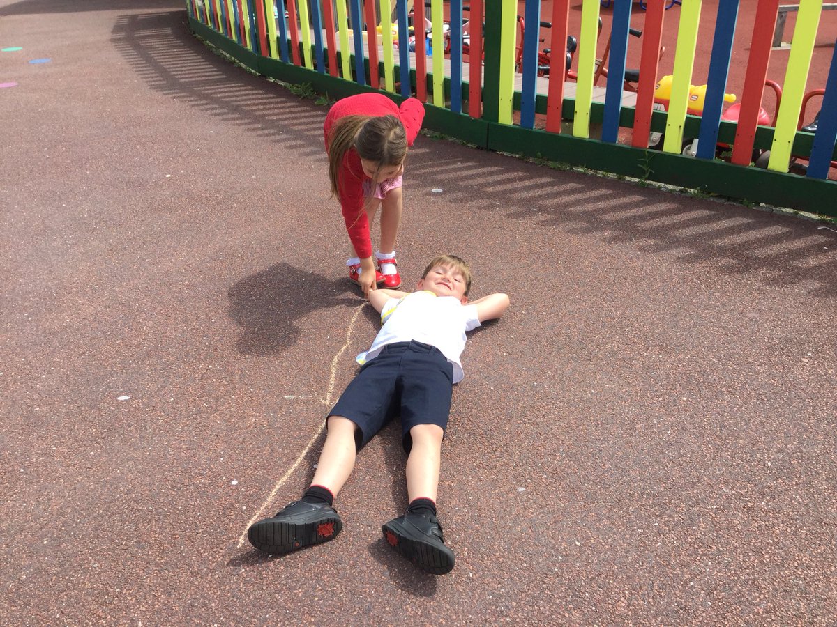 Yr1GUPS's tweet photo. Class 1C have been busy measuring this week. Some used blocks, while others tried using a metre stick and a ruler.@Yr1GUPS  #GUPSNum https://t.co/BTwIhieeoh