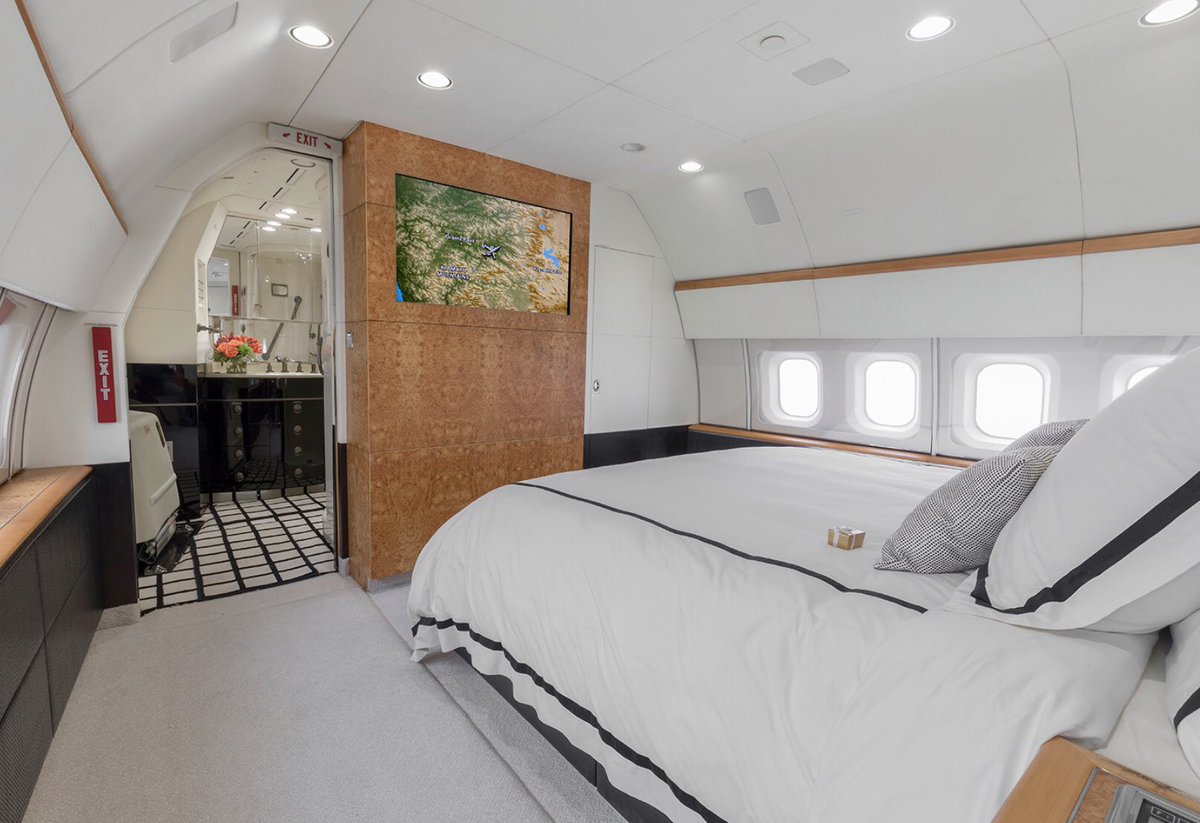 AcropolisAvUSA's tweet photo. Guess who is in #PalmBeachInternational? #BBJ #businessaviation #flyprivate #jetcharter #travel #CEO #vip #oneway #charterflight #bookajet #privateaviationsolutions #luxurylifestyle Call for quick charter prices. https://t.co/kg8Mxjiyte