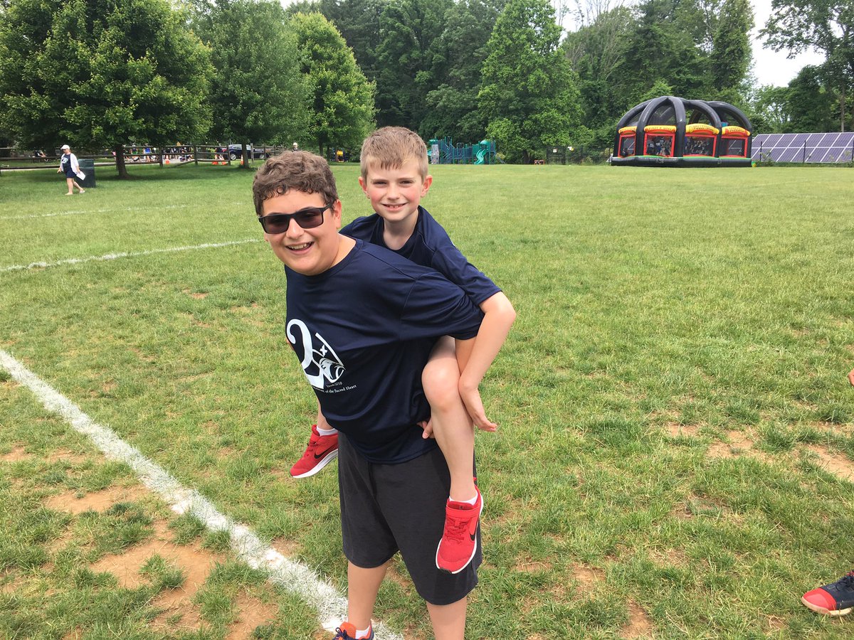 rikdugan's tweet photo. #PASHFieldDay2019 @PrincetonAcadSH #WeAreSacredHeart #Brotherhood #PASHProud #PASH20years https://t.co/MTWYTBJKSk