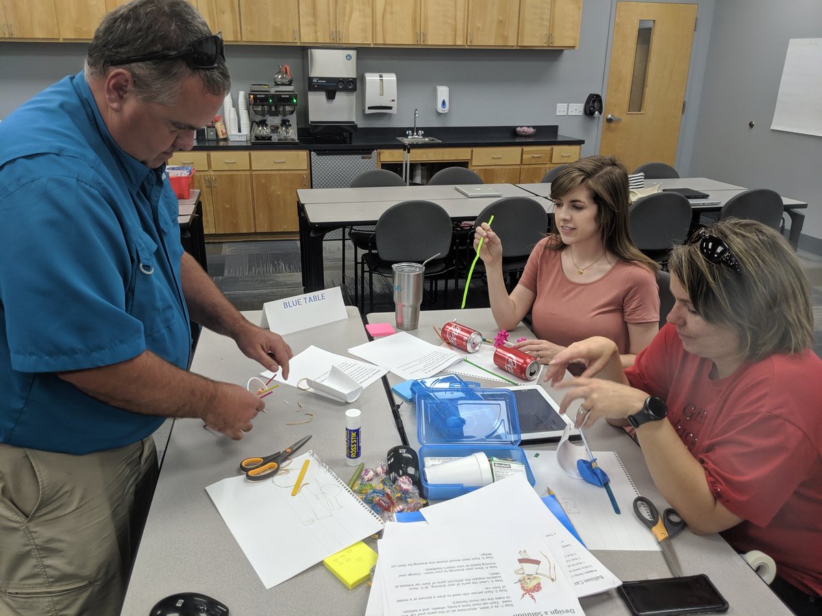ArchFordTech's tweet photo. “I have not failed. I've just found 10,000 ways that won't work.” ~Thomas Edison
@ConwaySchools Gifted & Talented Specialists knows what Makerspaces are all about...Perseverance. #ARGoDigital https://t.co/HZhZV7WVqw