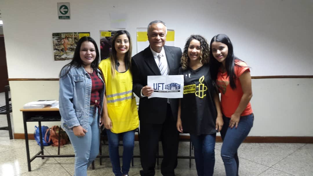 RedAivenUFT's tweet photo. @RedAivenUFT presente en el #SimposioJusticiaTransicional #UFT @francomodo https://t.co/VcL1tSDkY6
