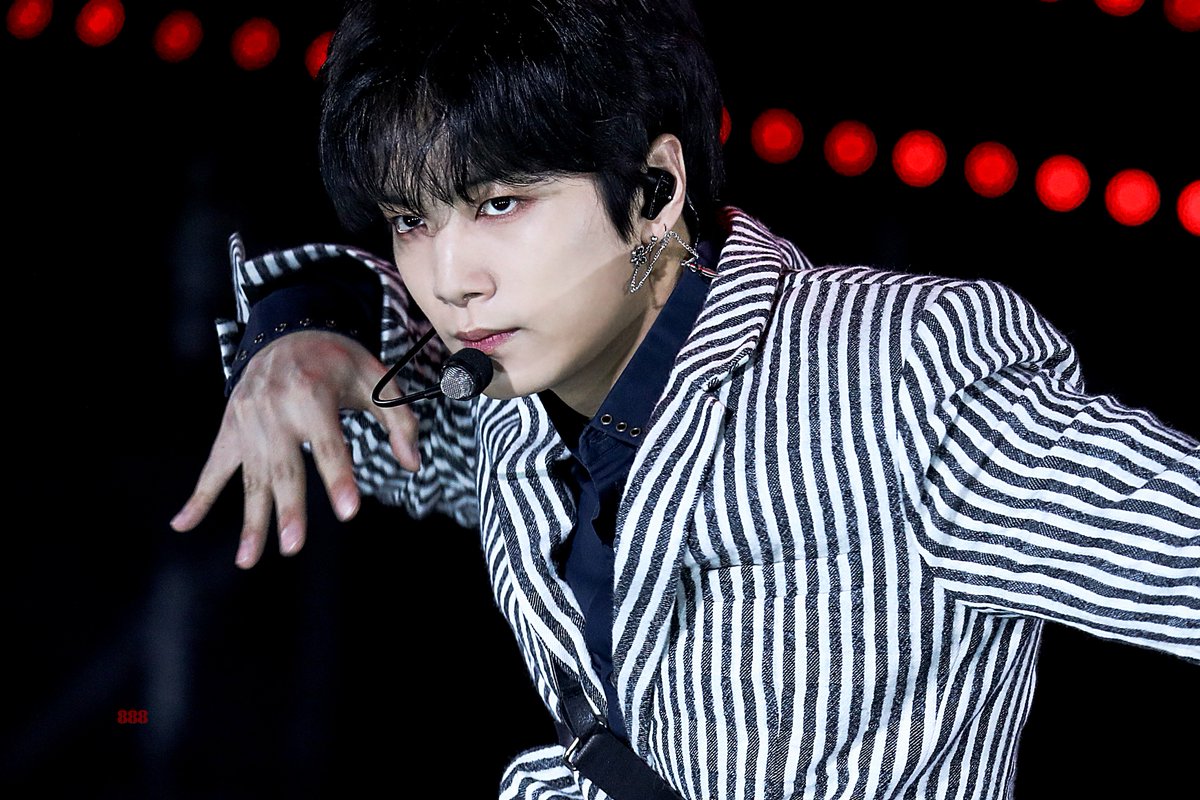 888__jr's tweet photo. 생일축하해 종현아 🥰🥰🥰
#김종현 #종현 #JR #뉴이스트
#종현아_너의계절을_축하해
#HAPPY_25th_JRDAY https://t.co/HAV9aDLbNp