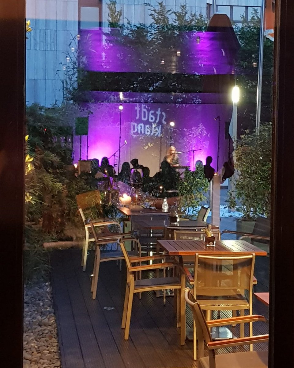 InnsideSeestern's tweet photo. About last night..Another great evening at our DADO restaurant &amp; bar. 🎶🎸🎹

#StayCurious @stadtklang_live #livemusic https://t.co/507FkpSDC7
