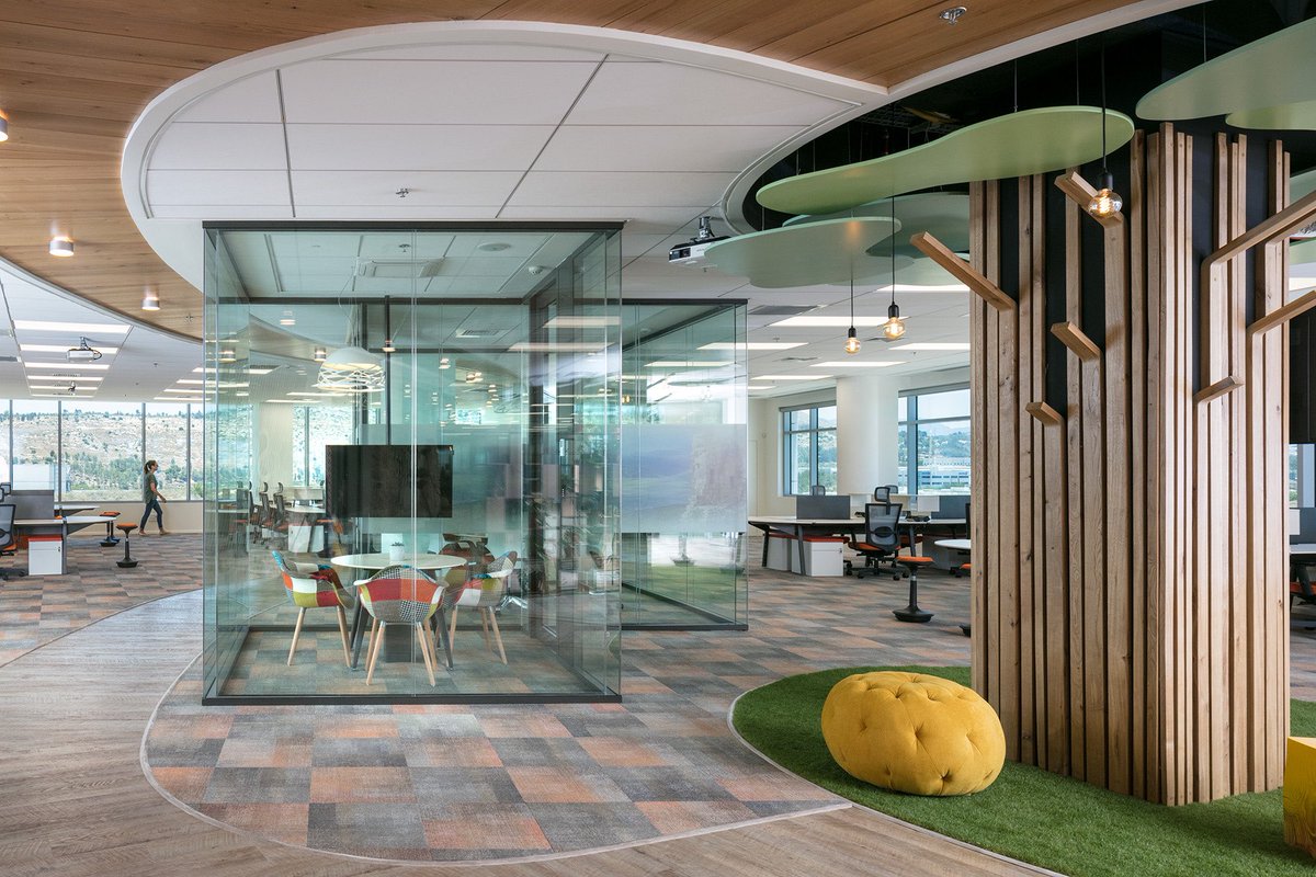 ‚Without Reserve‘ aus ‚Artistic Liberties‘ in seiner ganzen lebendigen Schönheit in den neuen Arbeitsräumen von Spiral Solutions in Misgav, Israel. 

Weitere Projekten finden Sie hier: bit.ly/2EbkMrU

#entdeckemilliken #freitag #projektderwoche