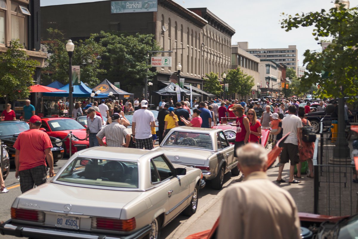 theBoroPtbo's tweet photo. Save the date for your dad! Car Show by @MBPeterborough takes over Hunter Street, next Sunday, June 16th, 10am - 3pm! Come see all the classic and exotic cars in @downtownPtbo! The event is organized and presented by @MBPeterborough in support of @prhcfoundation. https://t.co/7CeIYGLU5n