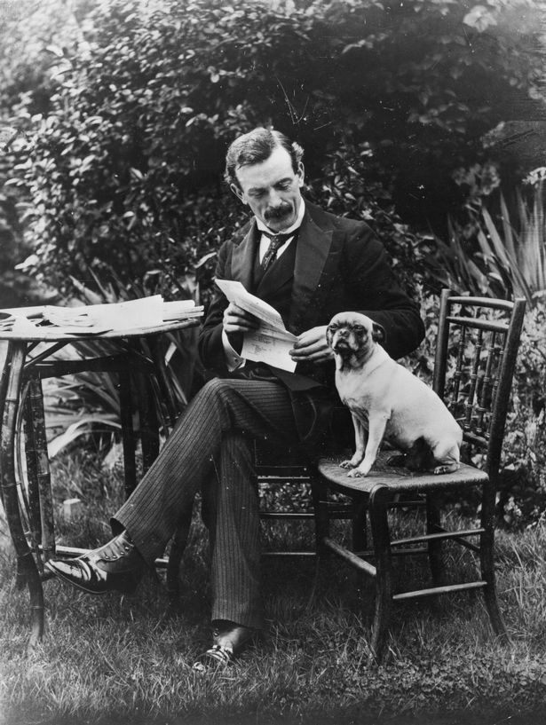 PhilosophyDogs's tweet photo. "There is nothing so fatal to character as half finished bowls of food" - David Lloyd Pawge. 

#DogQuotes #ThoughtsOfDog #PhilosopherDogs #dogsoftwitter #DavidLloydGeorge https://t.co/x2DOvrZ5bN