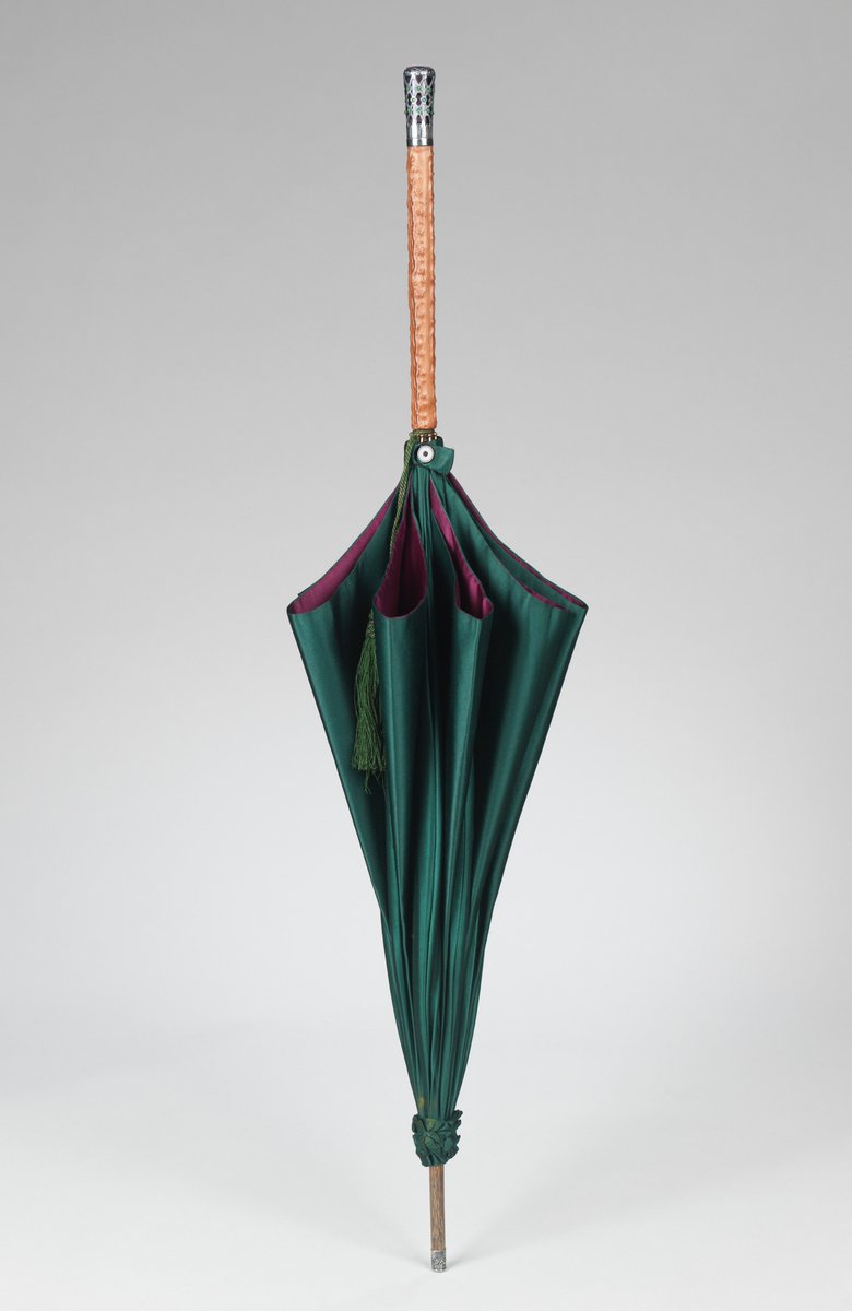 met_costume's tweet photo. Parasol by Stern Brothers #sternbrothers #metmuseum https://t.co/N63eNeN5df